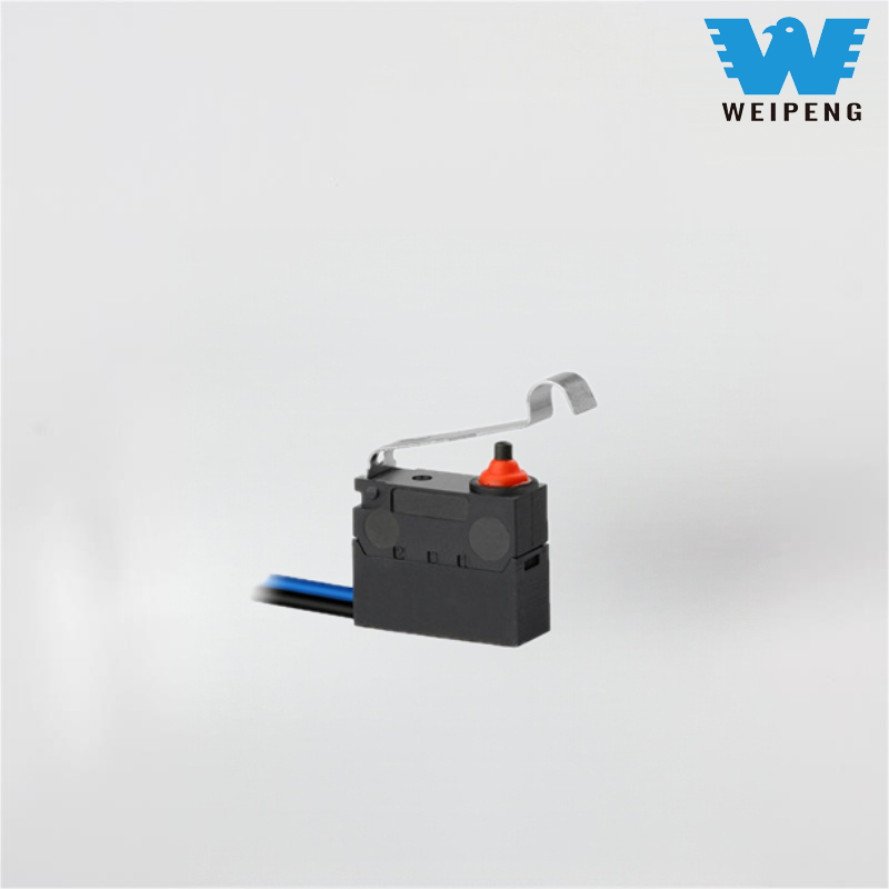 Automatický spínač detekcie radenia prevodových stupňov s polohovacím kolíkom