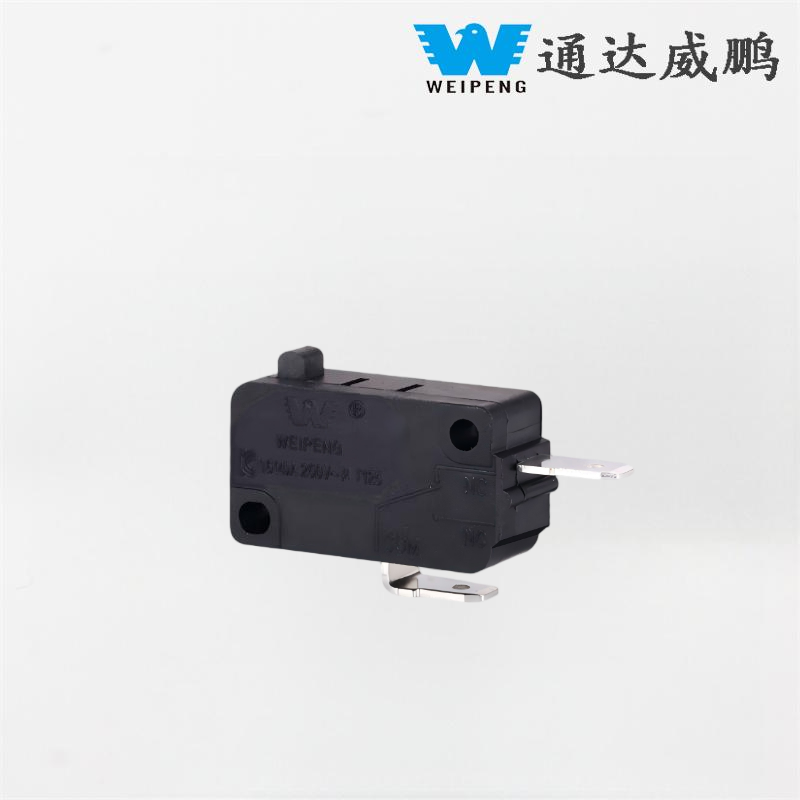 Čierny prepínač hernej konzoly s dlhou rukoväťou