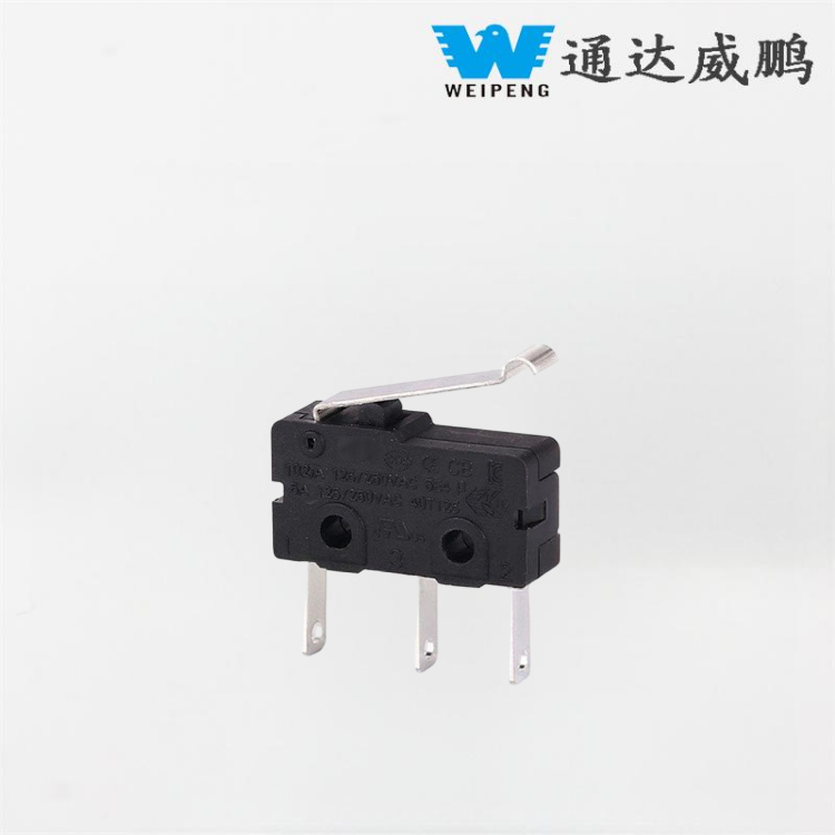 Malý prachotesný trojpólový spínač